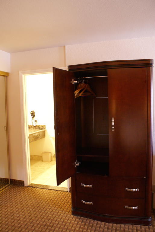 Days Inn Harbor View Сан-Диего Экстерьер фото